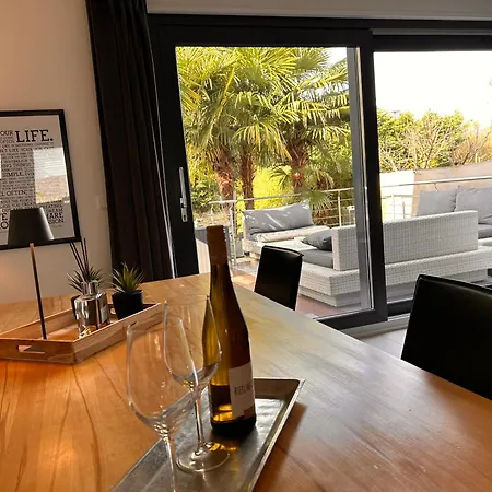 Holiday home Sonnendeck Exklusives Haus In - Wellness Oase Whirlpool & Grill Meerbusch
