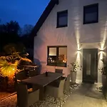 Sonnendeck - Wellness Whirlpool Garden & Grill,125qm Meerbusch