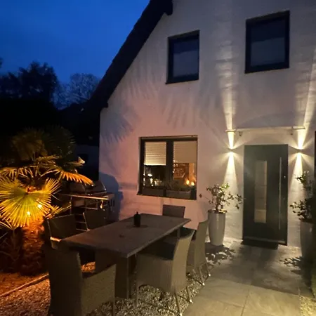 Sonnendeck - Wellness Whirlpool Garden & Grill,125qm Meerbusch