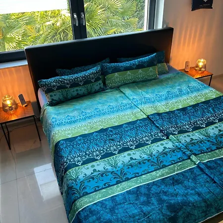 Sonnendeck - Wellness Whirlpool Garden & Grill,125qm Meerbusch